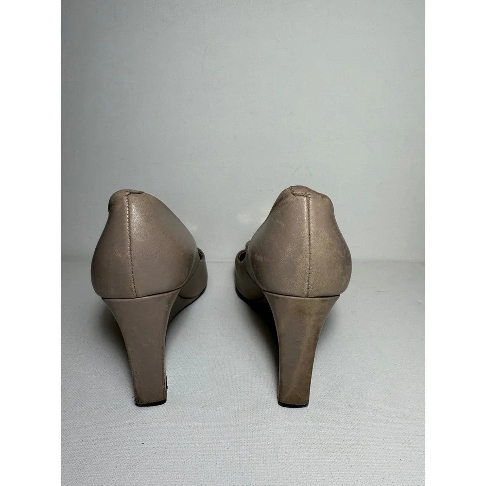 Tory Burch Luna Wedge Pumps French Grey/ Tan Leather Logo Medallion Heels Sz 6